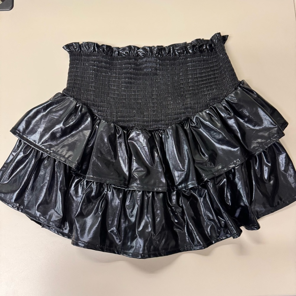 QUEEN OF SPARKLES BLACK METALLIC SMOCKED RUFFLE SKORT SIZE SMALL